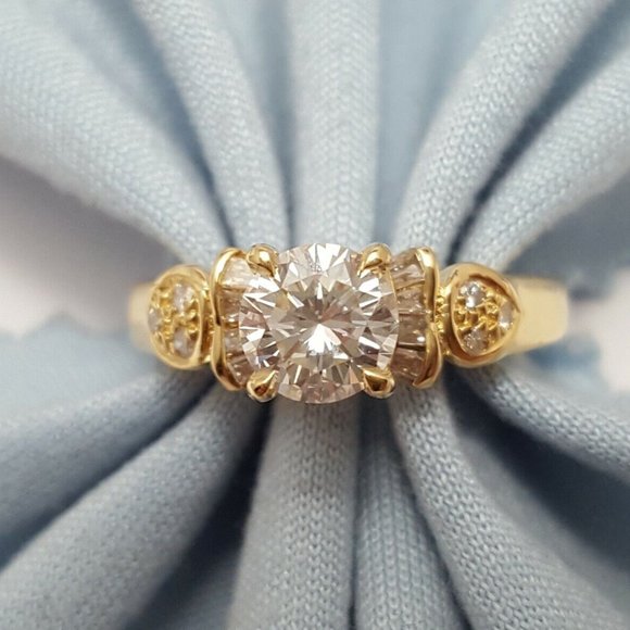 Exquisite 18K Karat Solid Yellow Gold Solitaire Diamond Wedding Engagement Ring - Picture 6 of 12